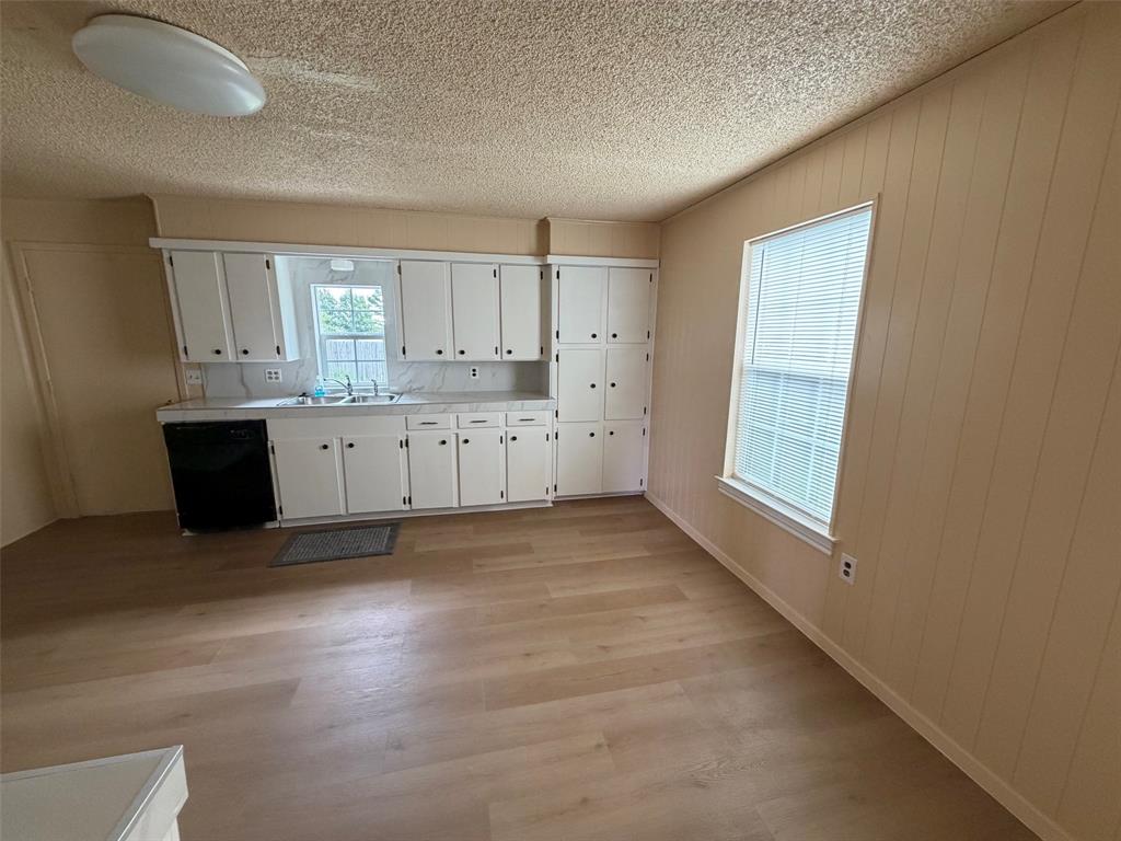 1114 Thorpe Springs Road Property Photo 6