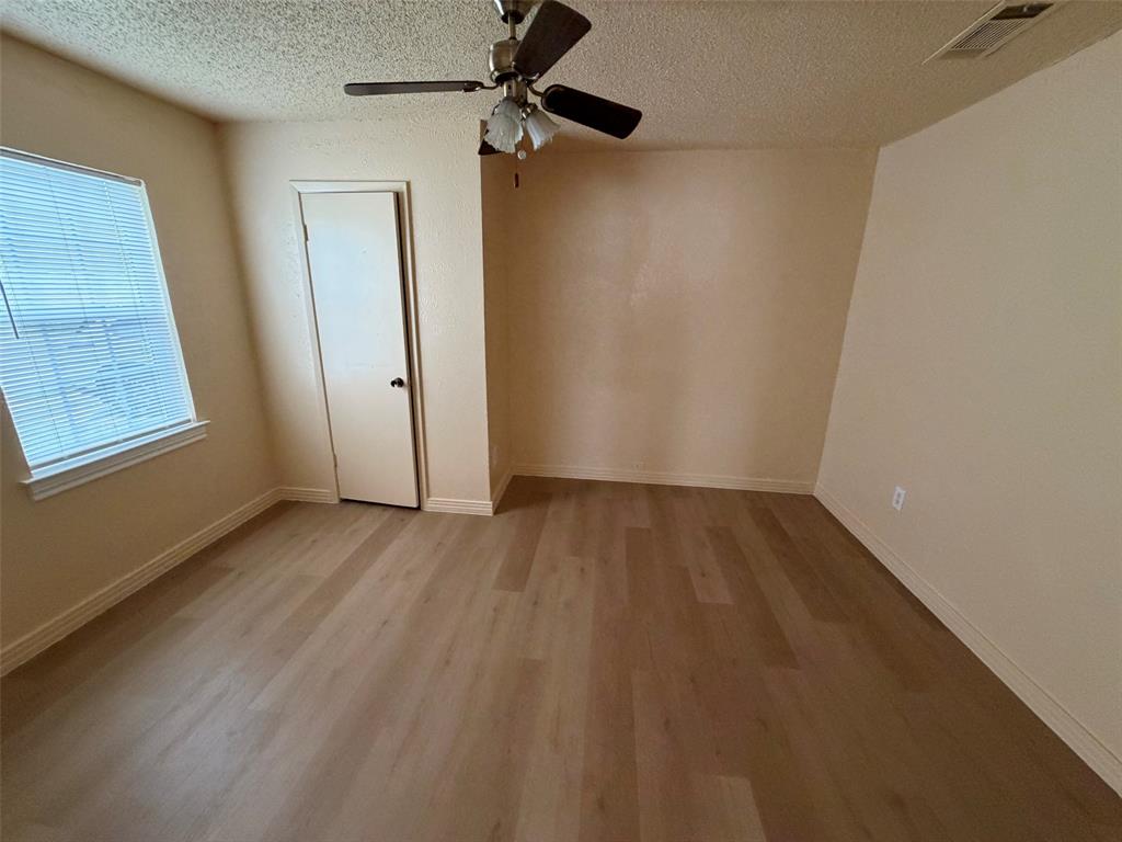 1114 Thorpe Springs Road Property Photo 8