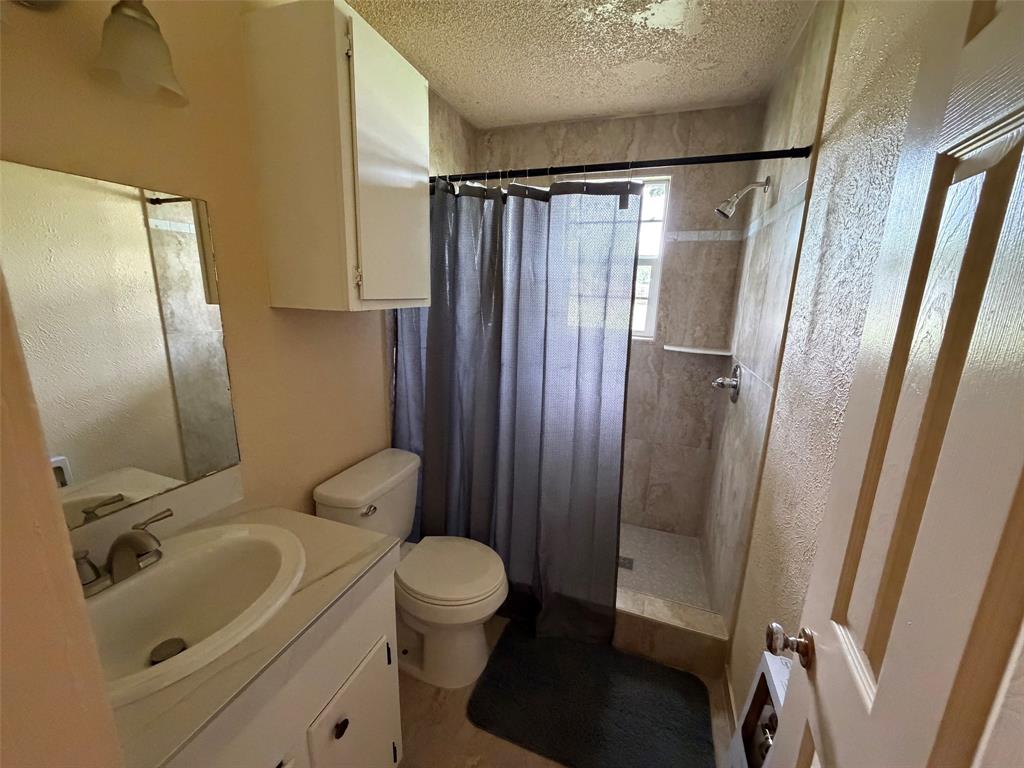 1114 Thorpe Springs Road Property Photo 9