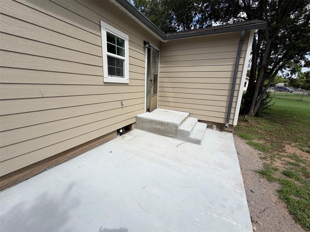 1114 Thorpe Springs Road Property Photo 11