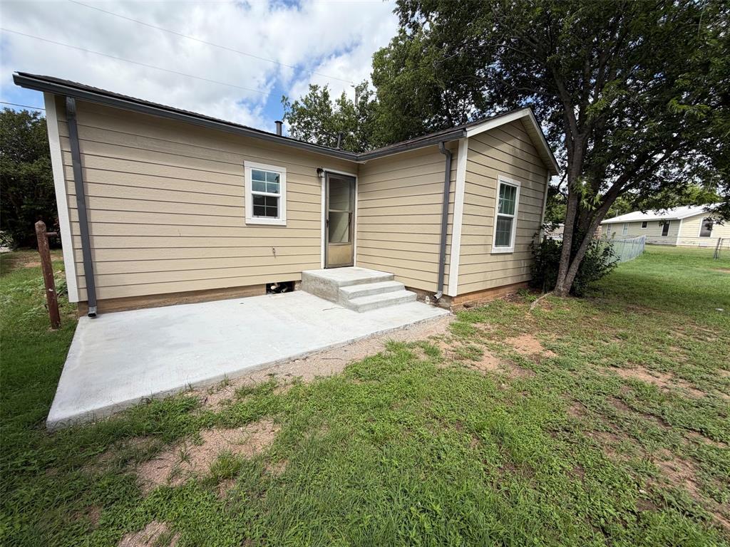 1114 Thorpe Springs Road Property Photo 12
