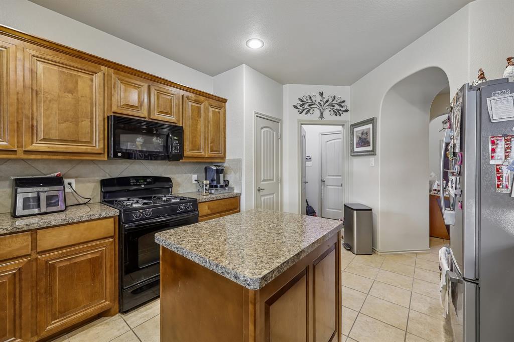 5220 Prestwick Drive Property Photo 7