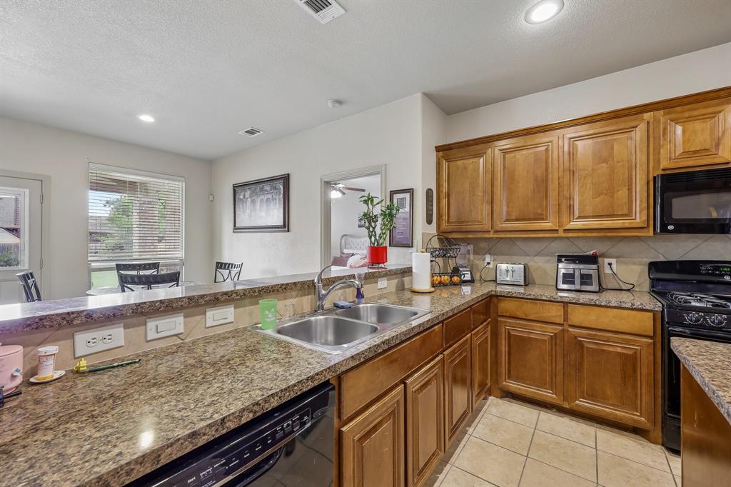 5220 Prestwick Drive Property Photo 8