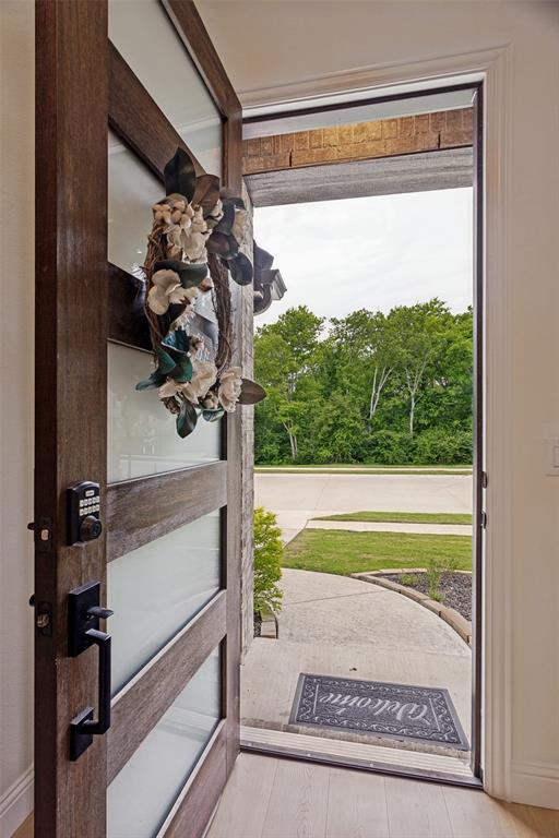 228 Shawnee Trail Property Photo 4