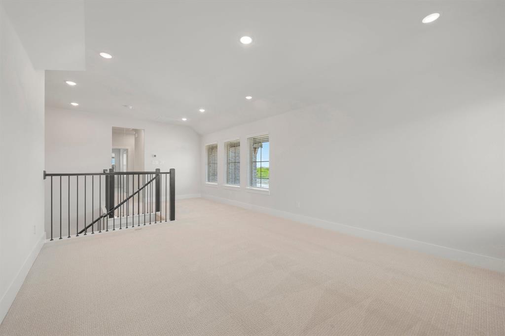 2704 Stowe Place Property Photo 7