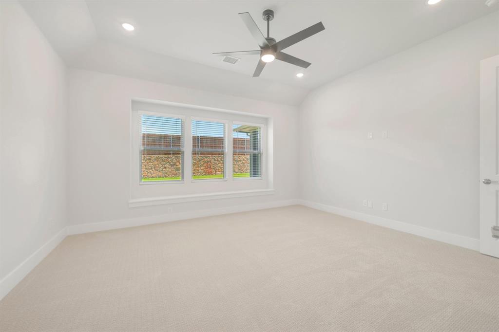 2704 Stowe Place Property Photo 8