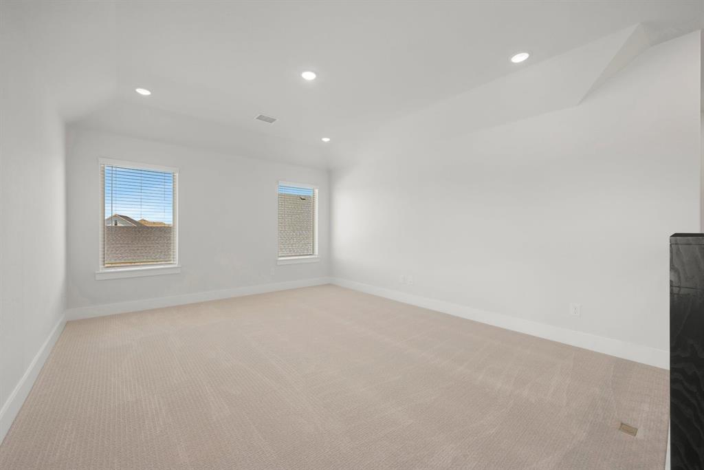 2704 Stowe Place Property Photo 11