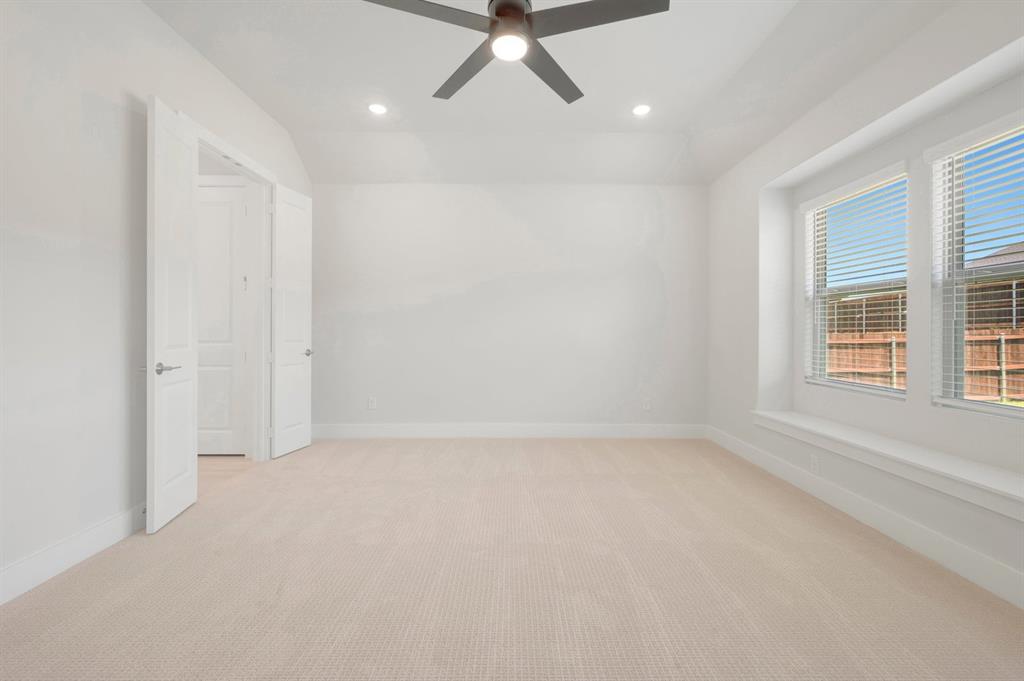 2704 Stowe Place Property Photo 17
