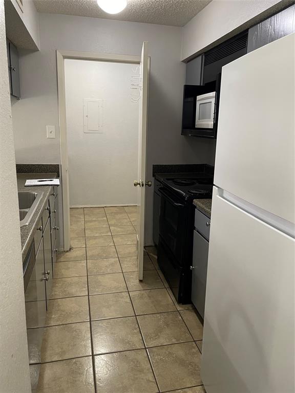 12480 Abrams Road 227 Property Photo 2