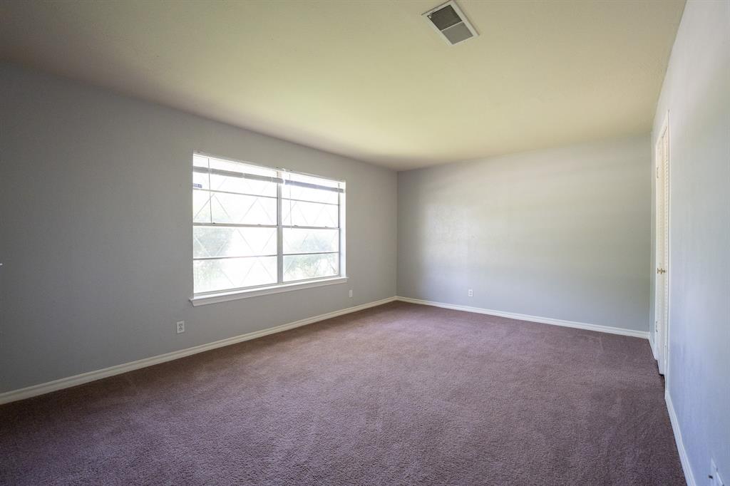 614 N Young Boulevard Property Photo 4