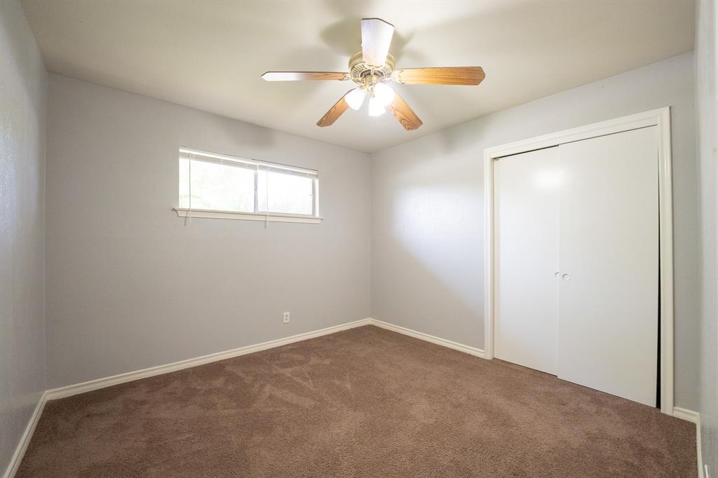 614 N Young Boulevard Property Photo 5