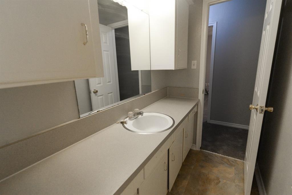 614 N Young Boulevard Property Photo 11