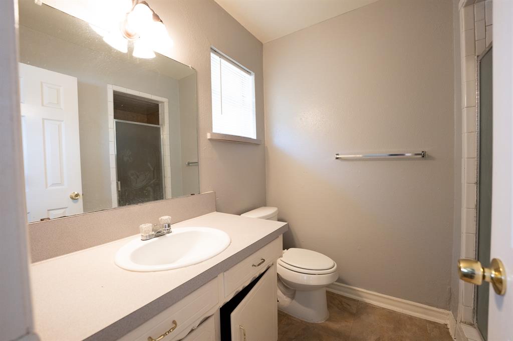614 N Young Boulevard Property Photo 13