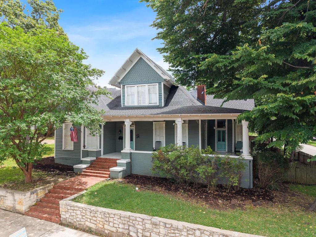 526 W Houston Street Property Photo 1