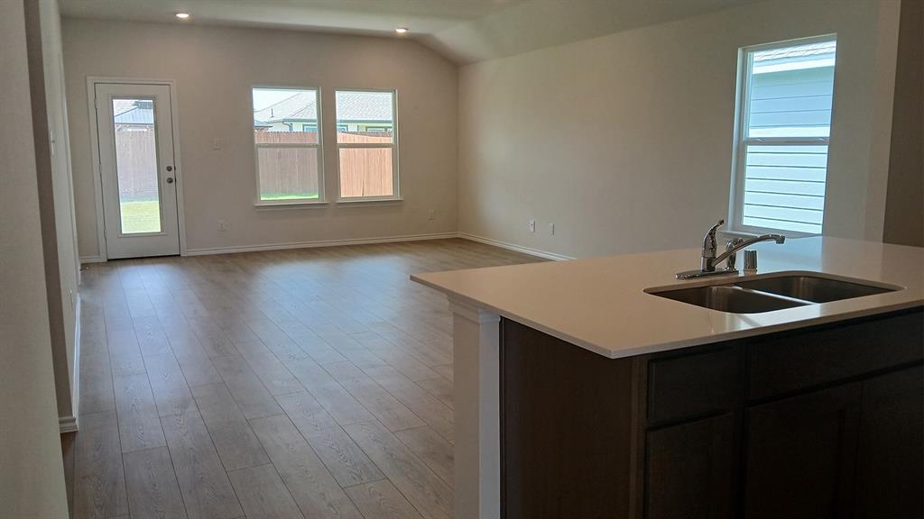 220 Whispering Pine Drive Property Photo 7