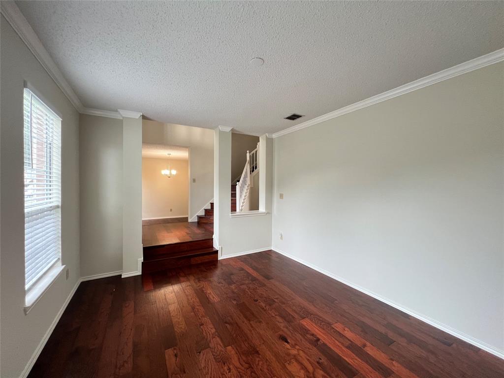 723 Sumner Drive Property Photo 4