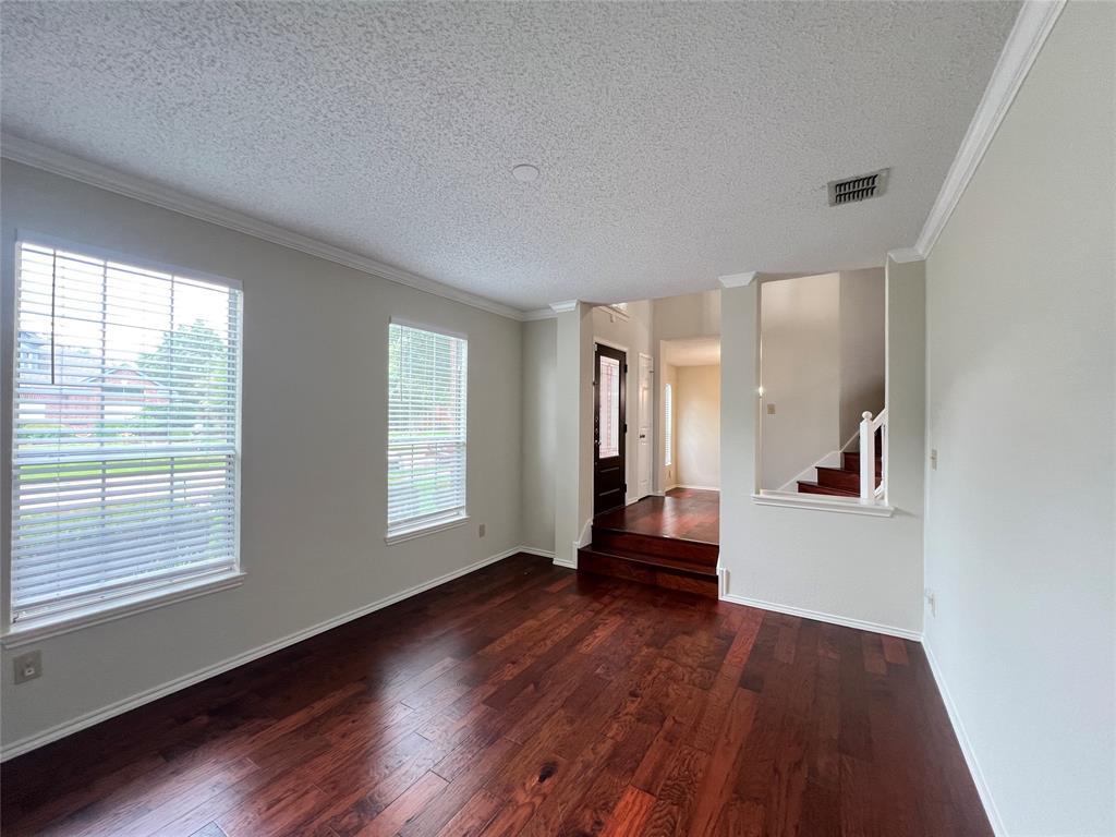 723 Sumner Drive Property Photo 5