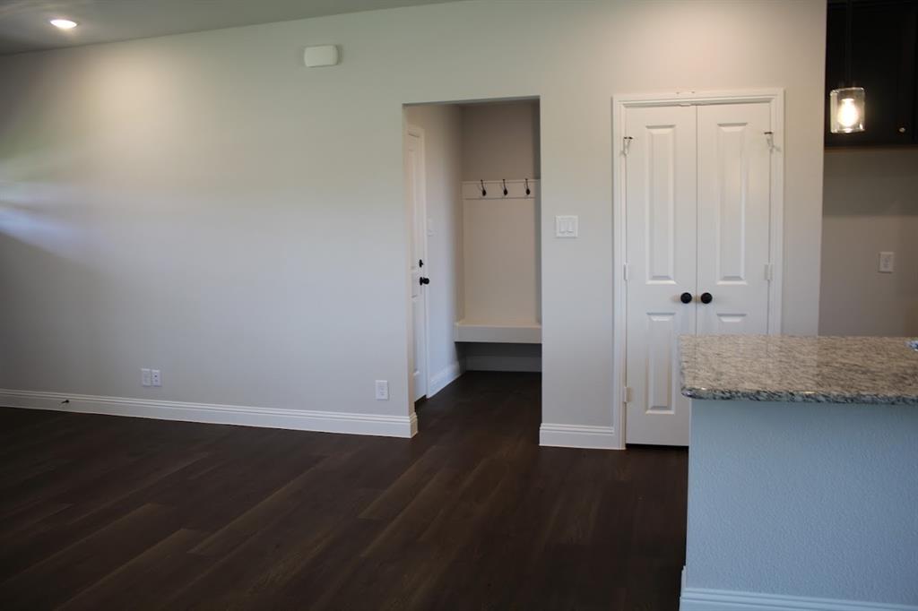 202 Walnut Street Property Photo 6