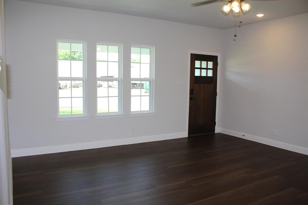 202 Walnut Street Property Photo 7