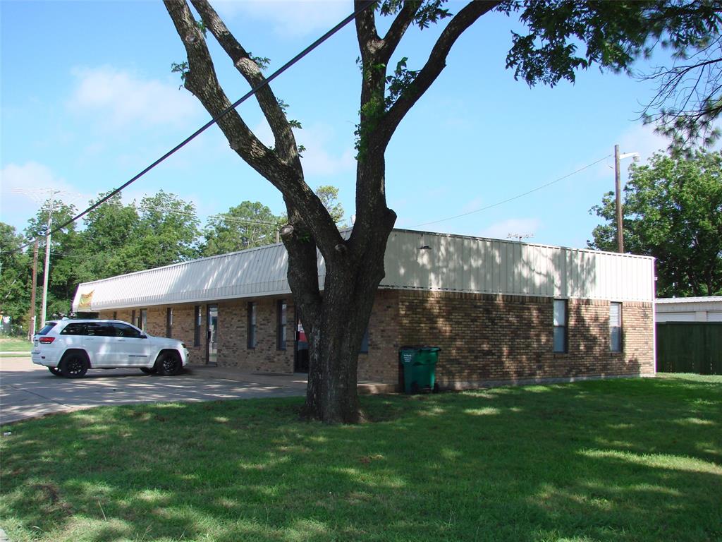 1700 Weaver Property Photo 7