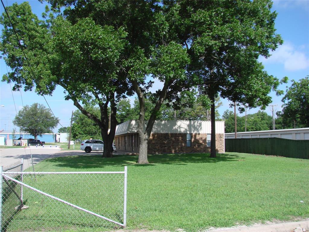1700 Weaver Property Photo 9