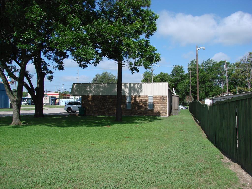 1700 Weaver Property Photo 10