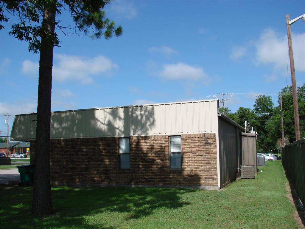 1700 Weaver Property Photo 11