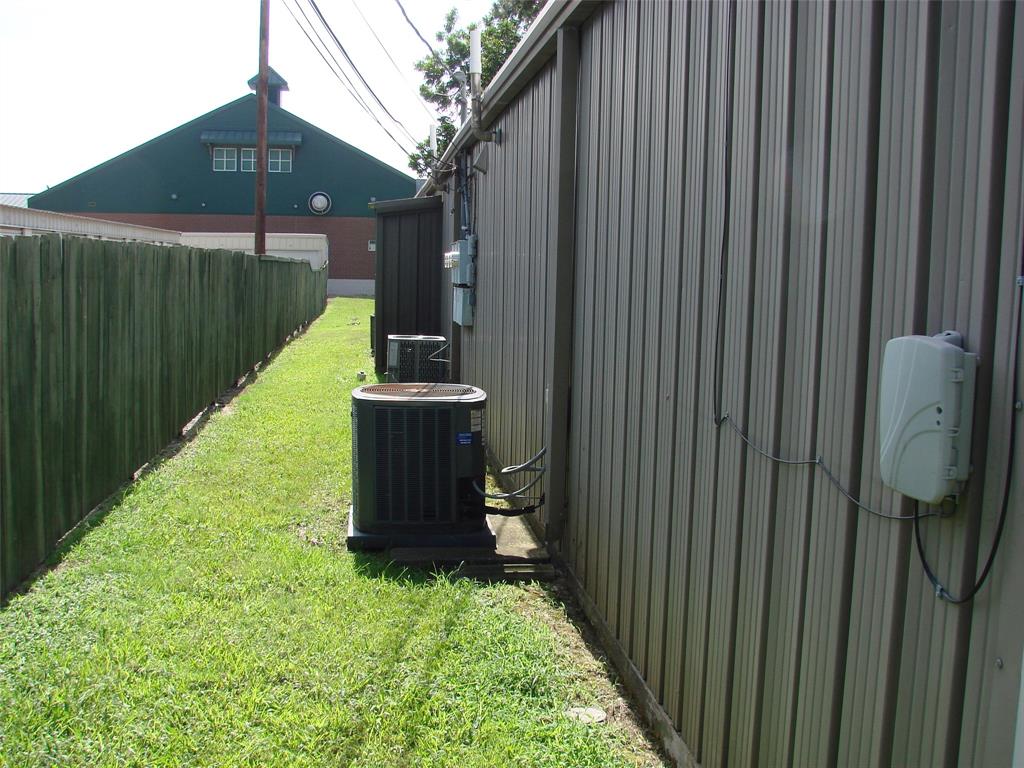 1700 Weaver Property Photo 13