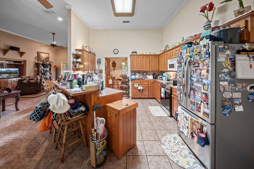 630 County Road 3608 Property Photo 12