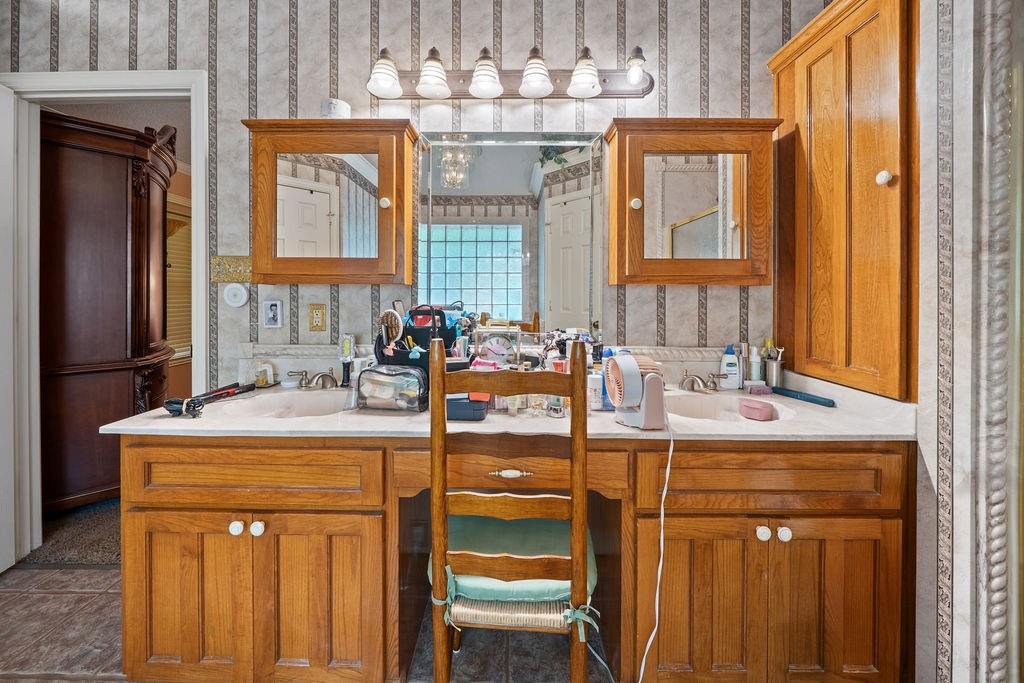 630 County Road 3608 Property Photo 19