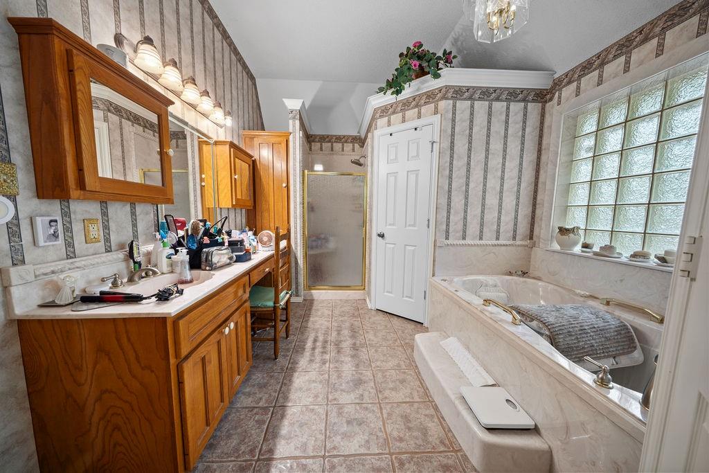 630 County Road 3608 Property Photo 20
