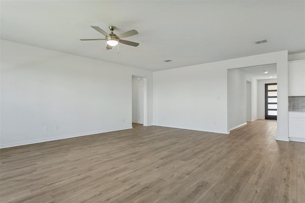 124 Hudson Lane Property Photo 3