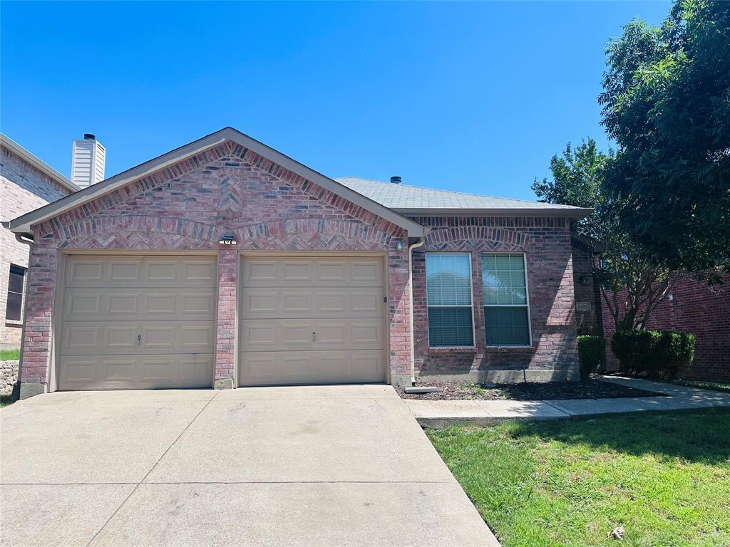 2432 Spoonbill Court Property Photo 1