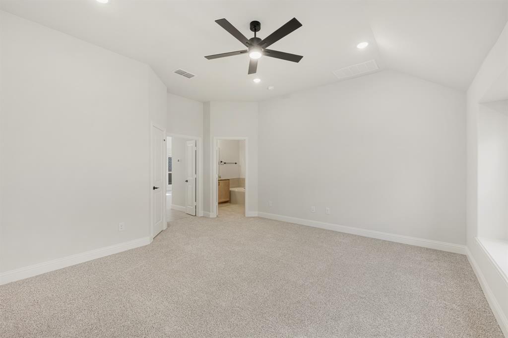 909 Firewood Way Property Photo 23