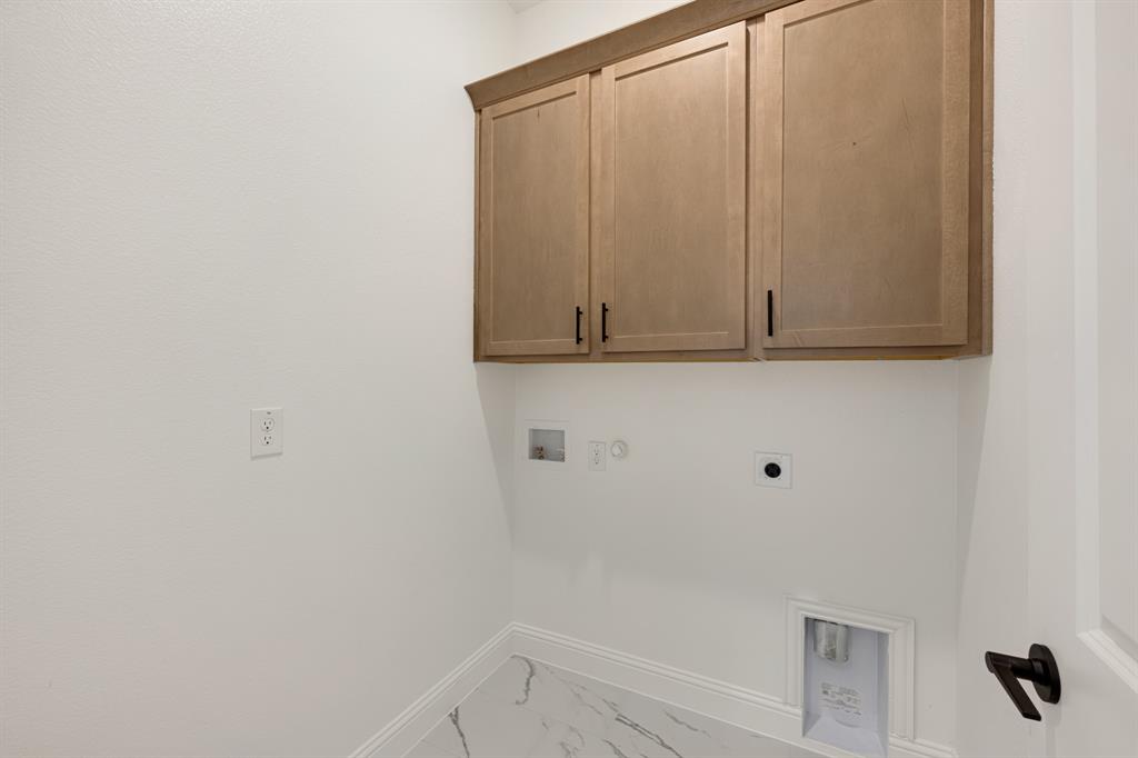 909 Firewood Way Property Photo 31