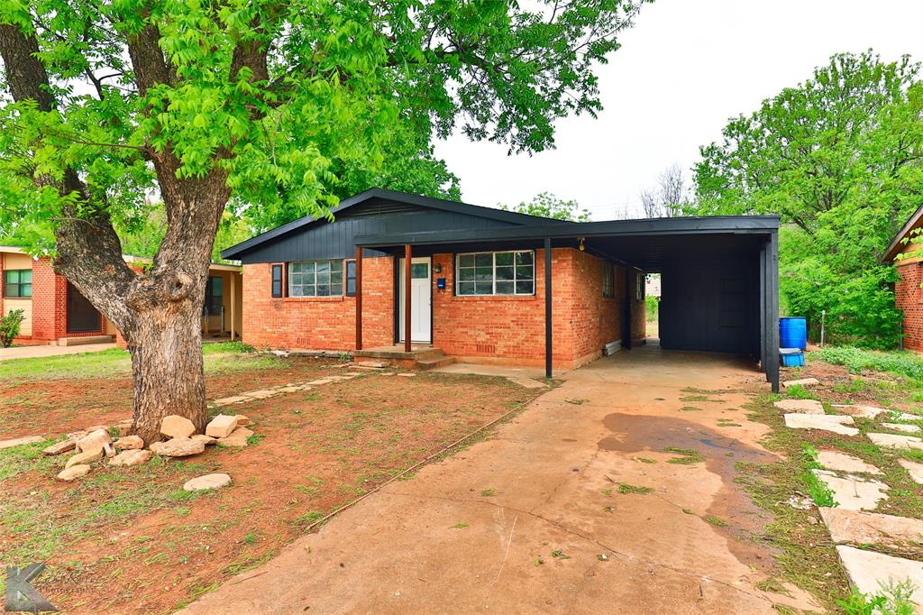 1634 Briarwood Street Property Photo 1