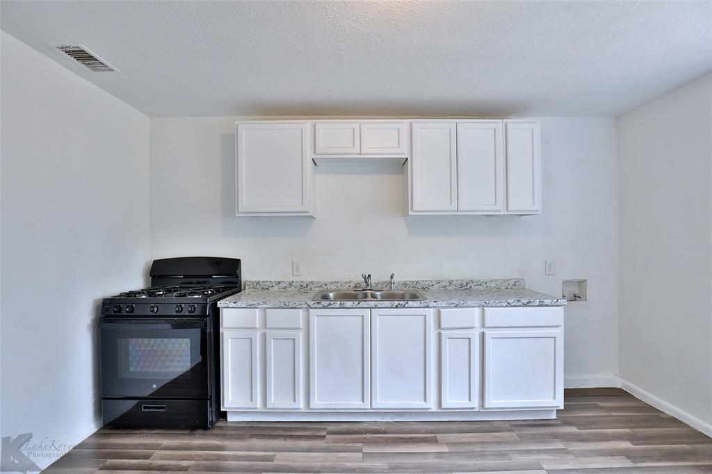 1634 Briarwood Street Property Photo 4