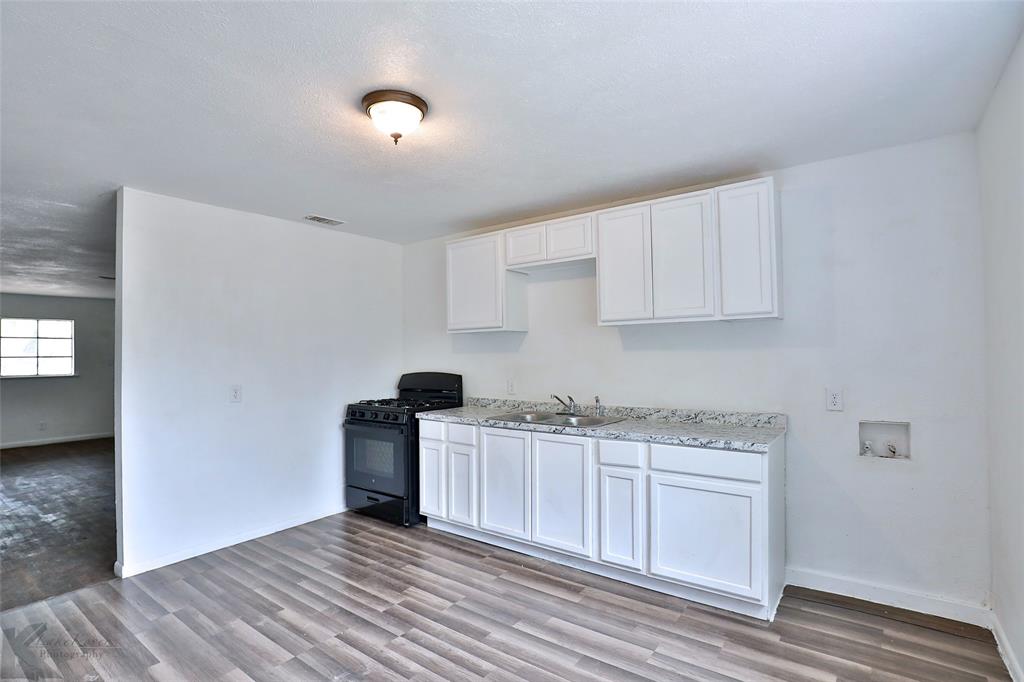 1634 Briarwood Street Property Photo 6