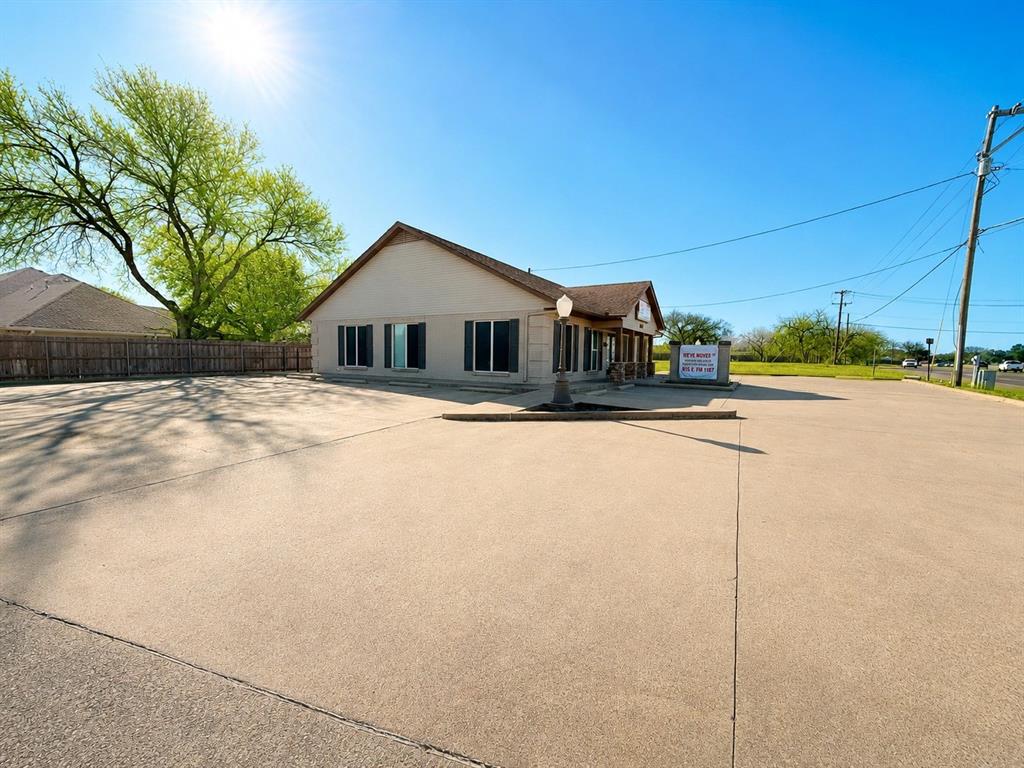 508 N Crowley Road Property Photo 2