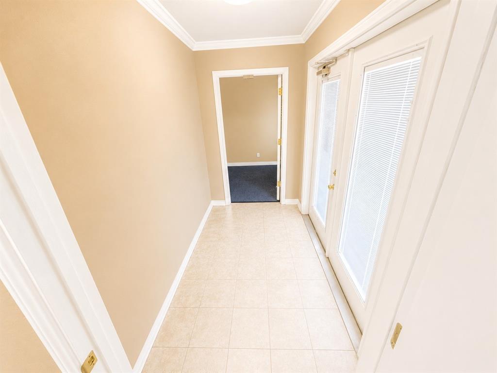 508 N Crowley Road Property Photo 4