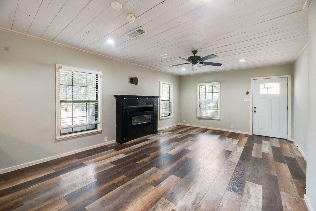 4419 Lawnview Avenue Property Photo 3