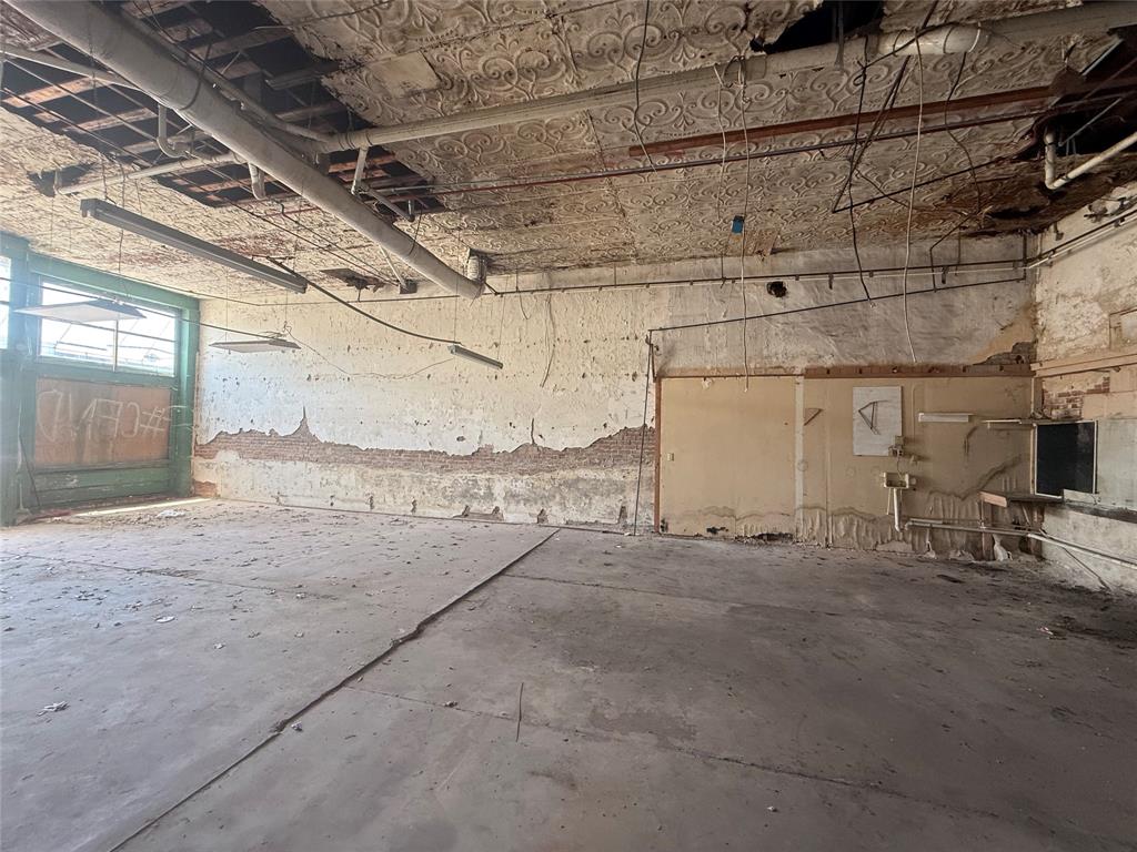 324 Avenue C Property Photo 8