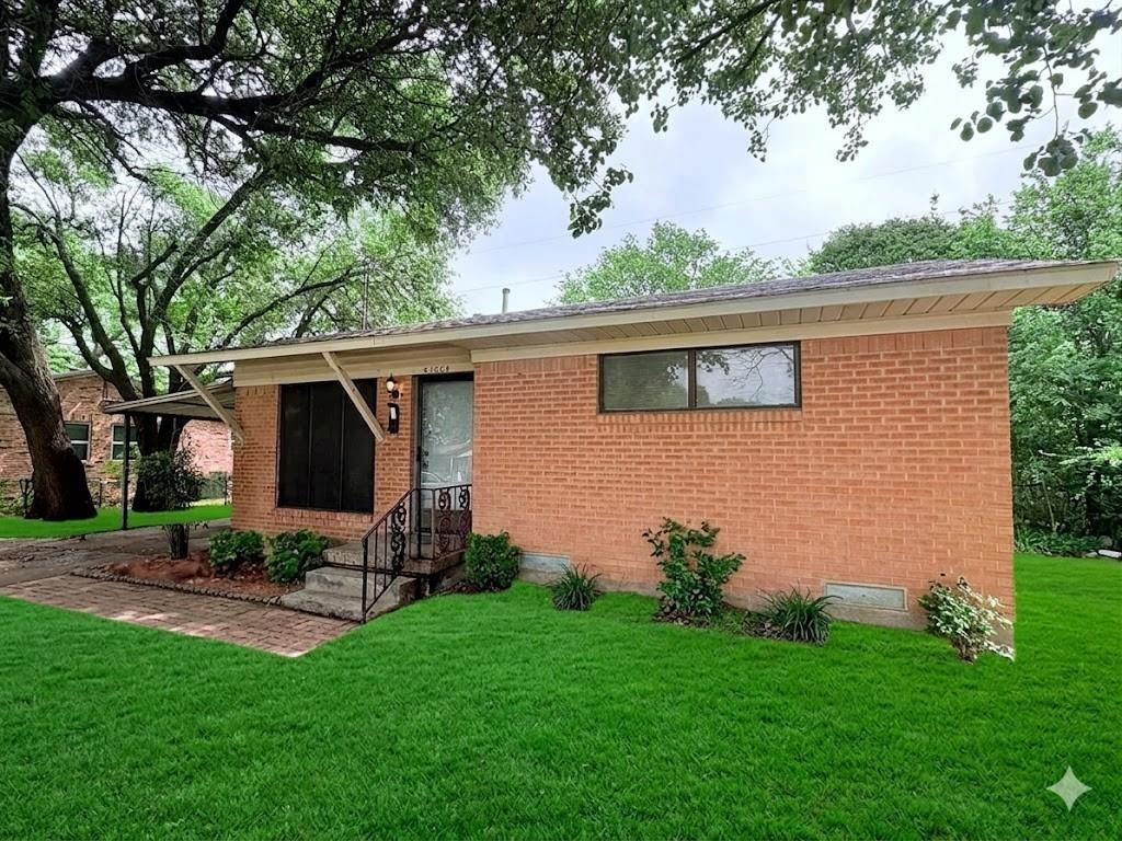 1004 Powell Road Property Photo 1