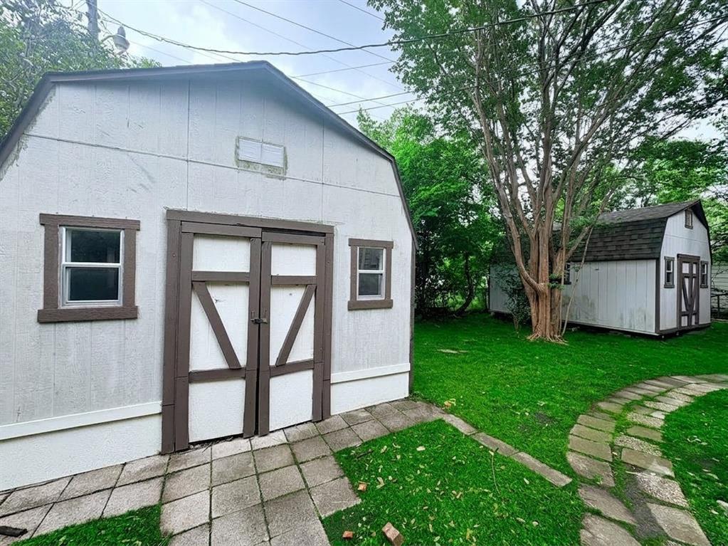 1004 Powell Road Property Photo 14
