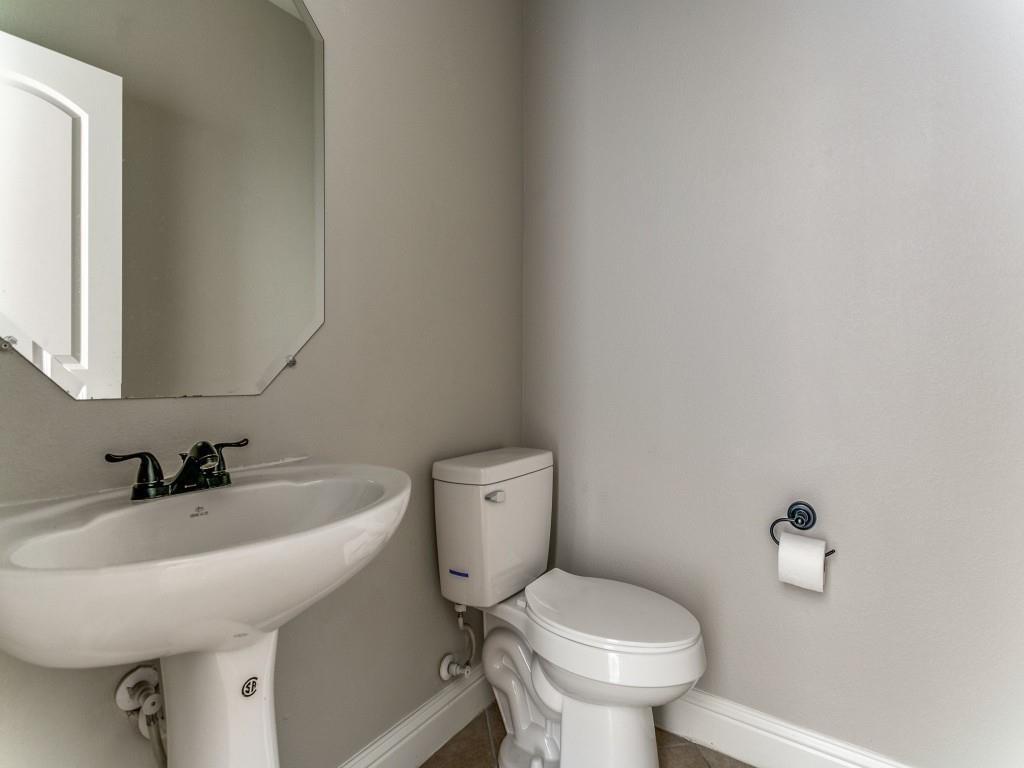 391 E Main Street Property Photo 14