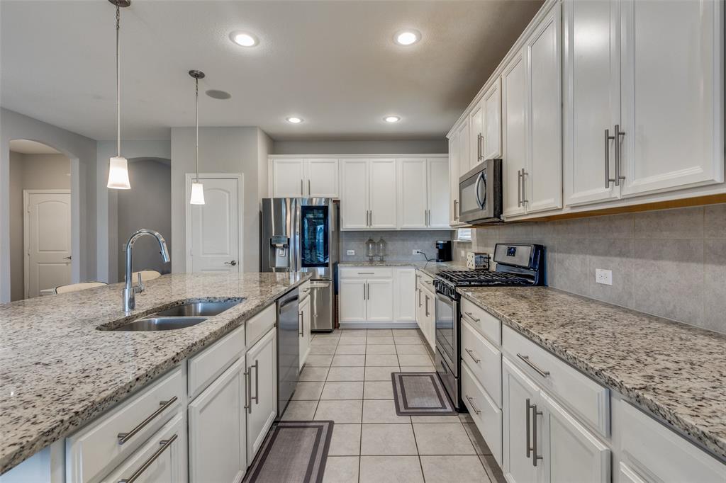 1005 Pinnacle Breeze Drive Property Photo 10