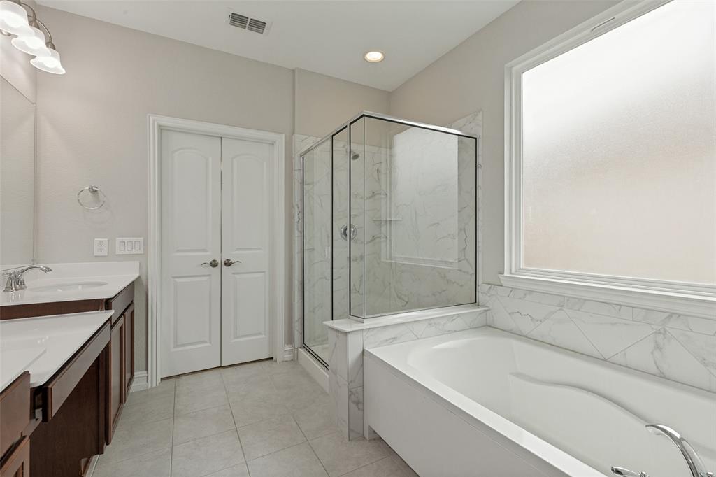 1005 Pinnacle Breeze Drive Property Photo 23