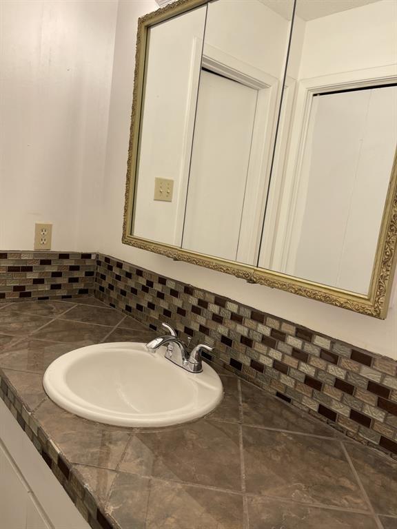 109 Azalea Drive 1 Property Photo 16