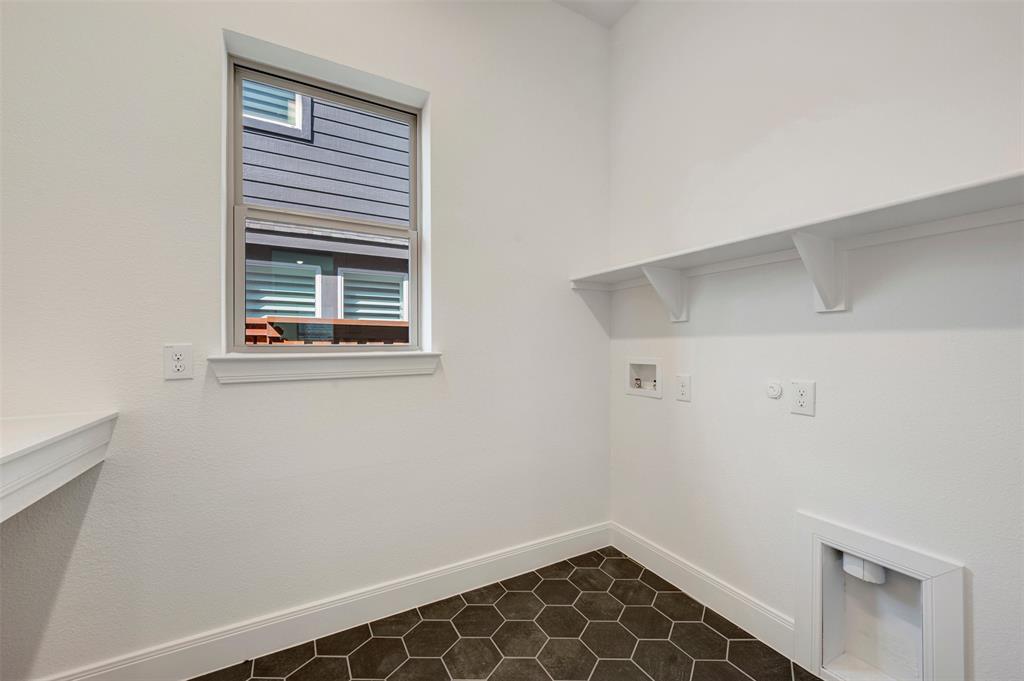 2037 Mack Avenue Property Photo 21
