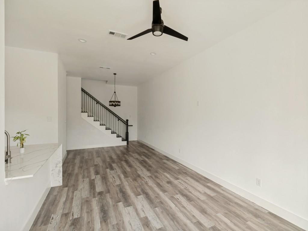 9495 Timberleaf Drive Property Photo 7